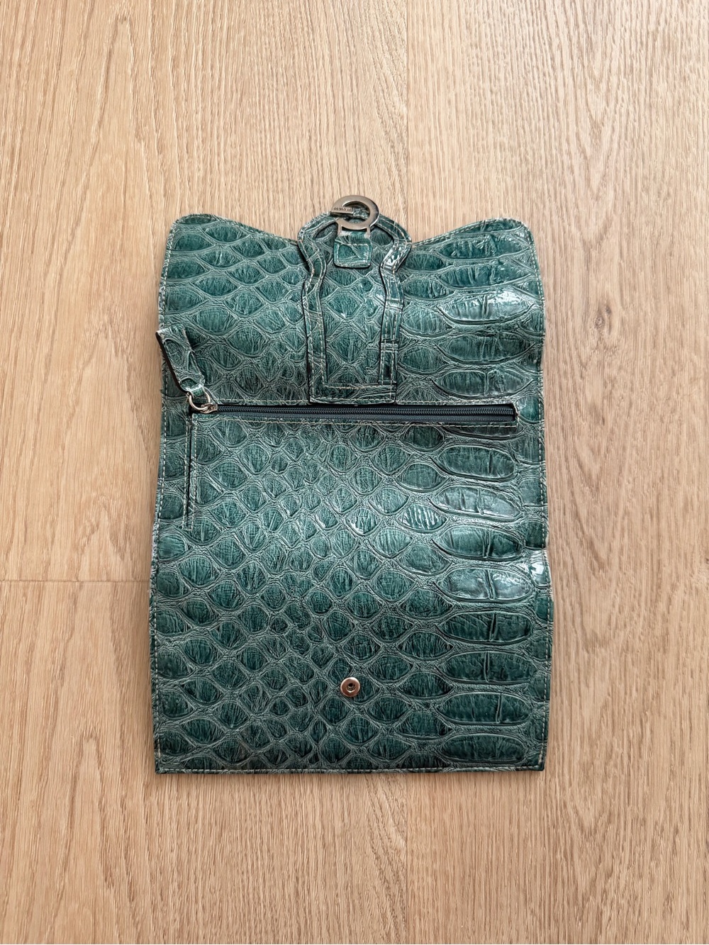 Guess Croc-Embossed Wallet - Picture 3 of 3